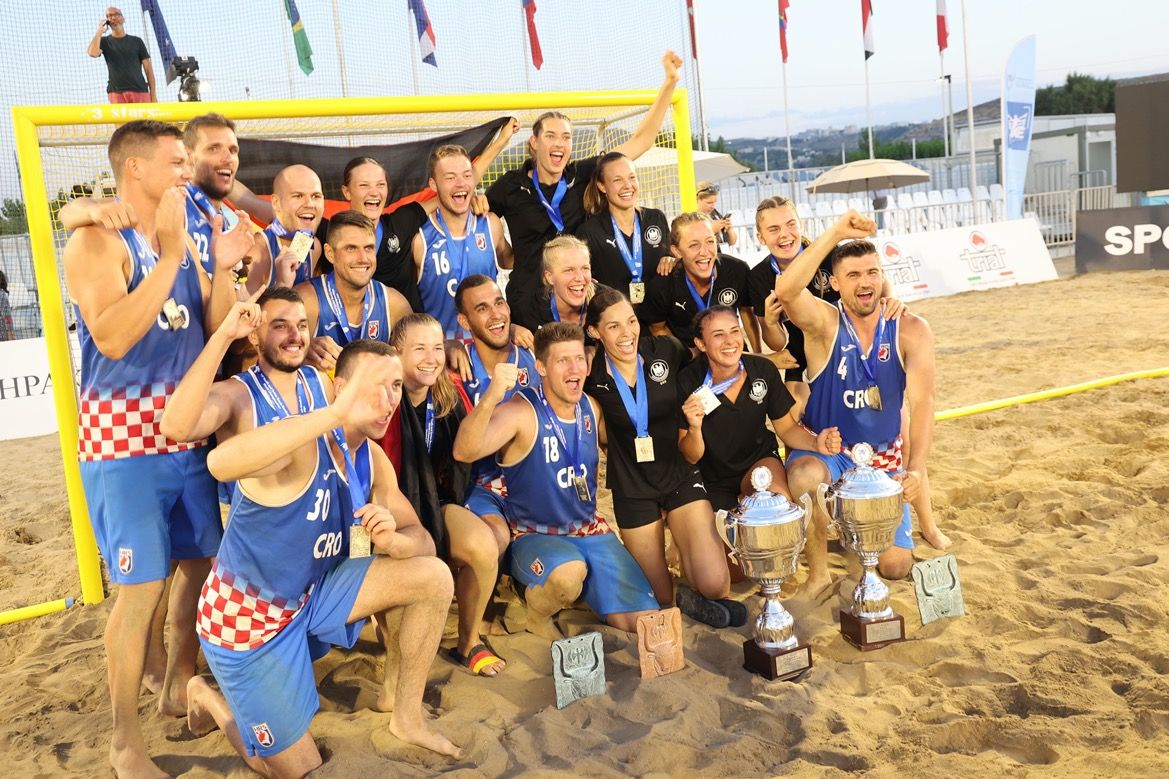 CLOSING CEREMONY - AWARDS