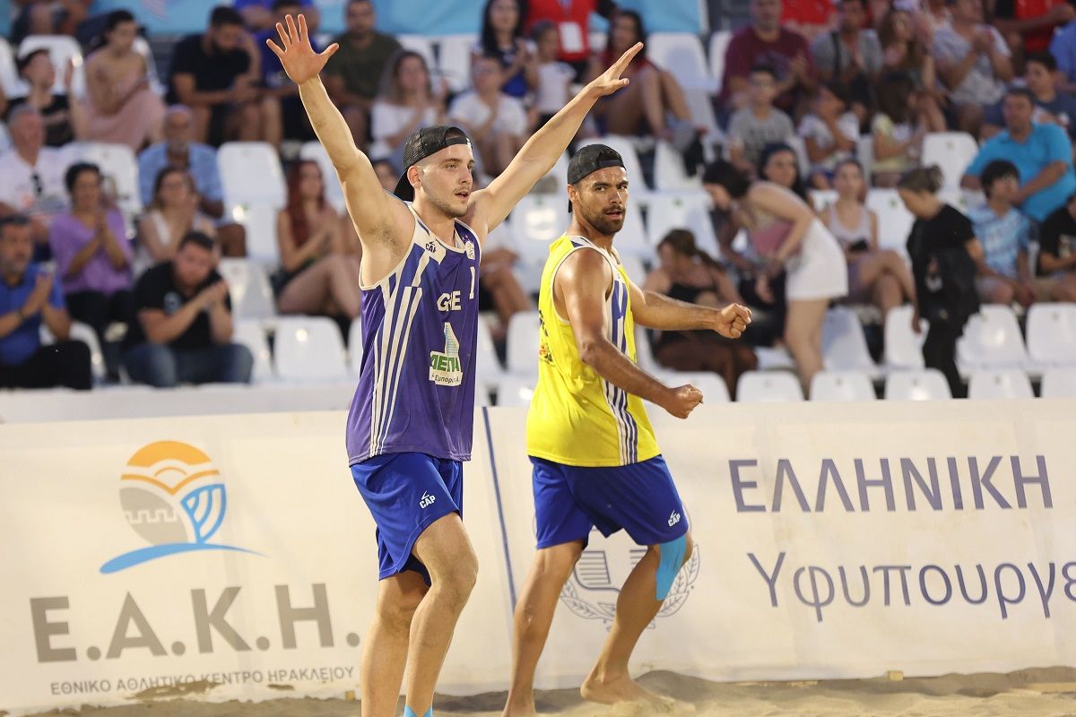 Ο ΕΛΕΥΘΕΡΙΑΔΗΣ ΒΑΔΙΣΕ ΣΤΑ ΧΝΑΡΙΑ ΤΟΥ... ΦΙΛΙΠΠΟΥ