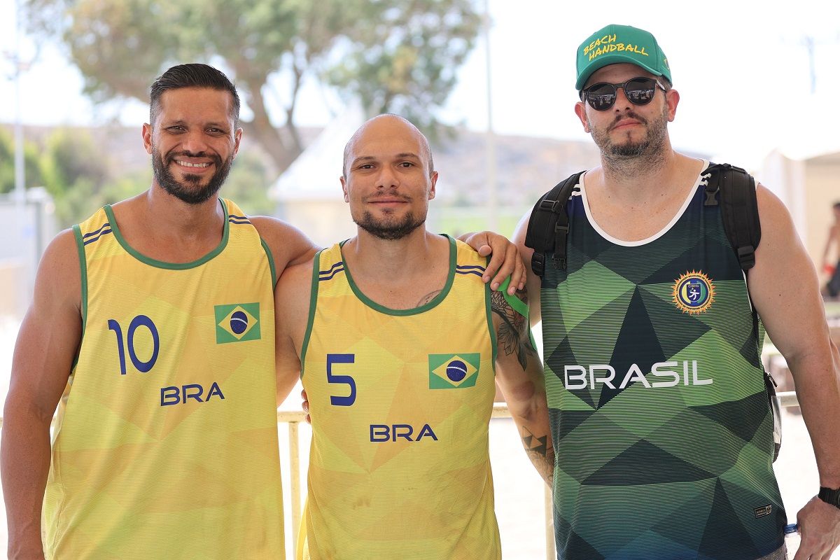 Τρεις amigos που αγαπούν Ελλάδα και… Λαζαρίδη!