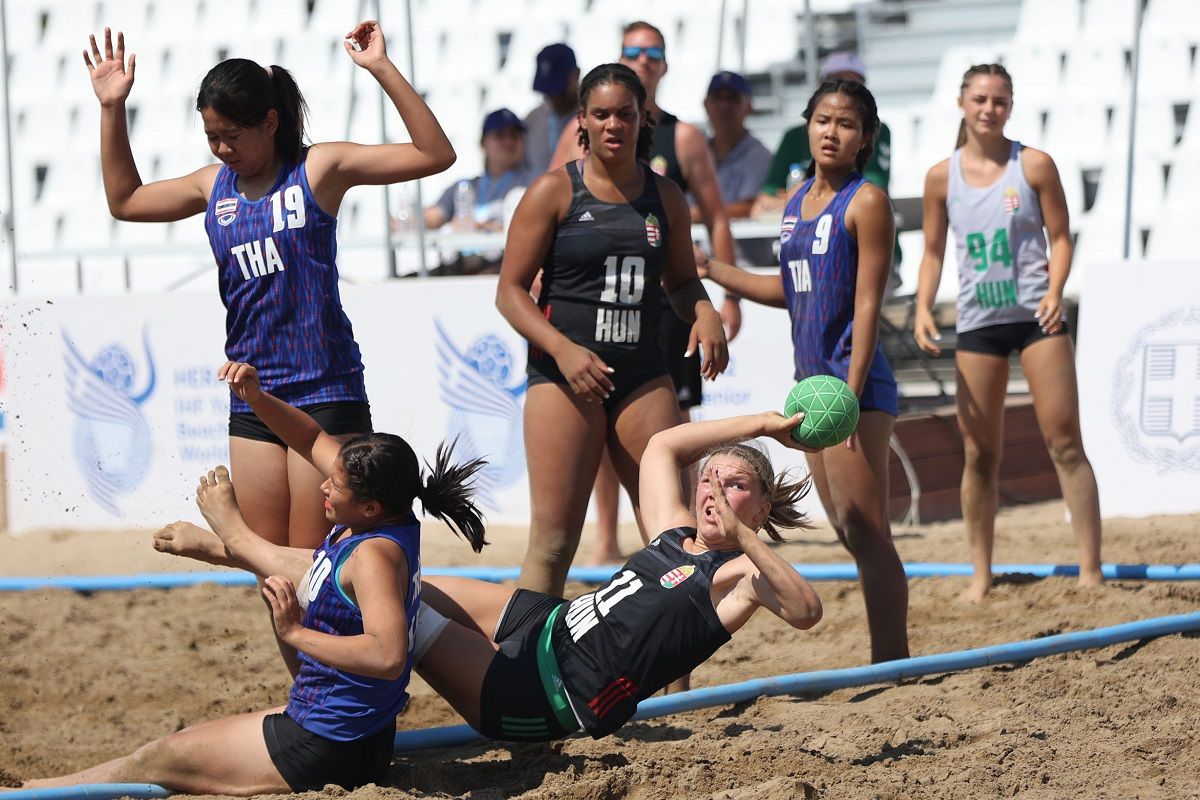 HUNGARY – THAILAND (W-U18) 2-0